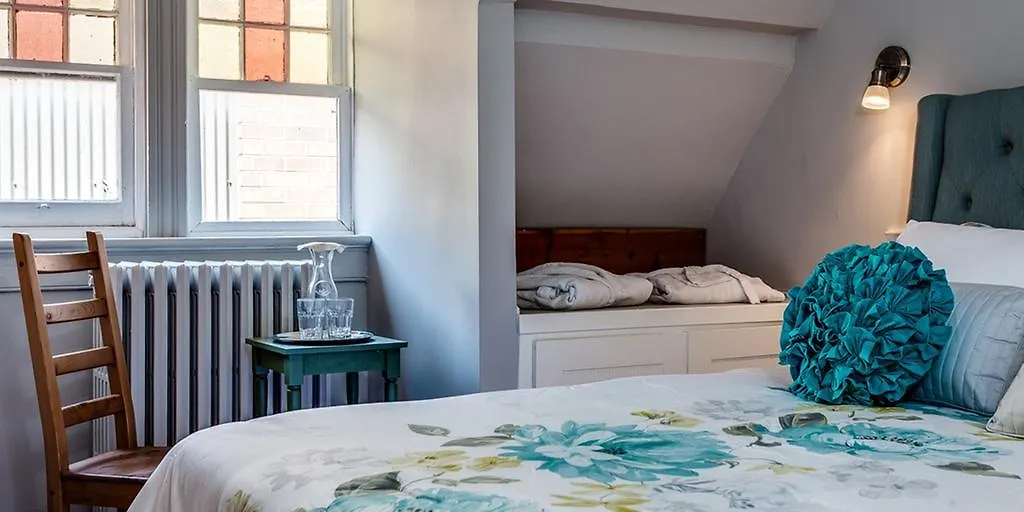 Holiday home Dunn House Bed And Breakfast Toronto