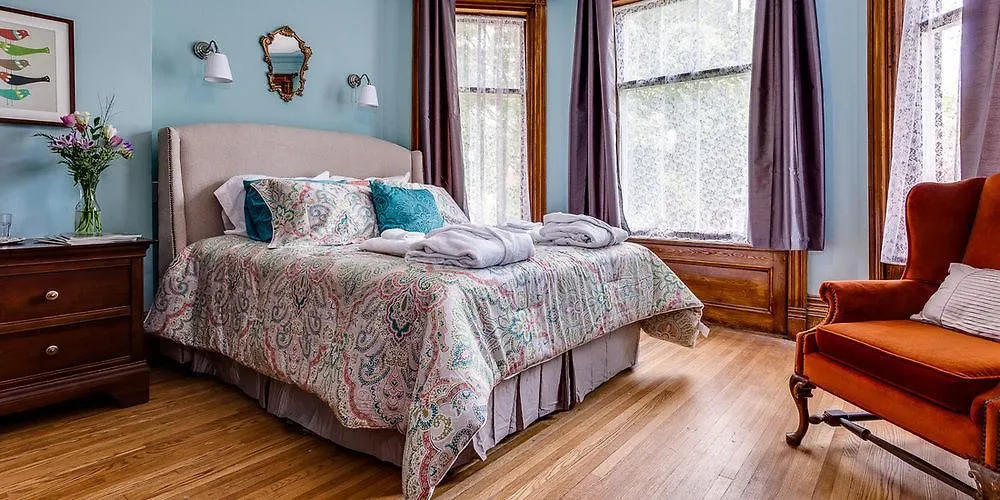 Holiday home Dunn House Bed And Breakfast Toronto Canada