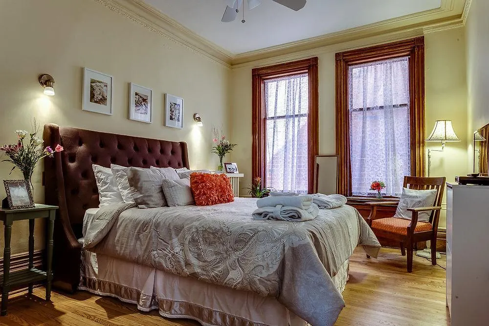 Dunn House Bed And Breakfast Toronto Holiday home