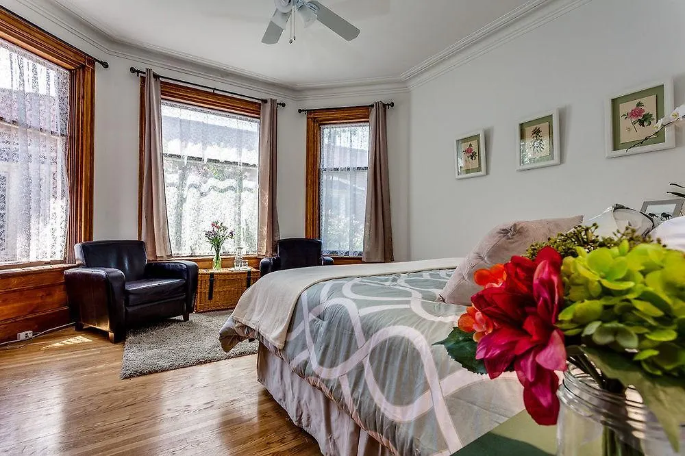Dunn House Bed And Breakfast Toronto Holiday home
