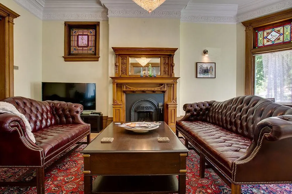 Holiday home Dunn House Bed And Breakfast Toronto