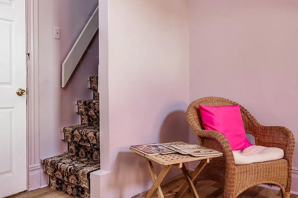 Dunn House Bed And Breakfast Toronto