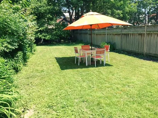 Holiday home Dunn House Bed And Breakfast Toronto Canada