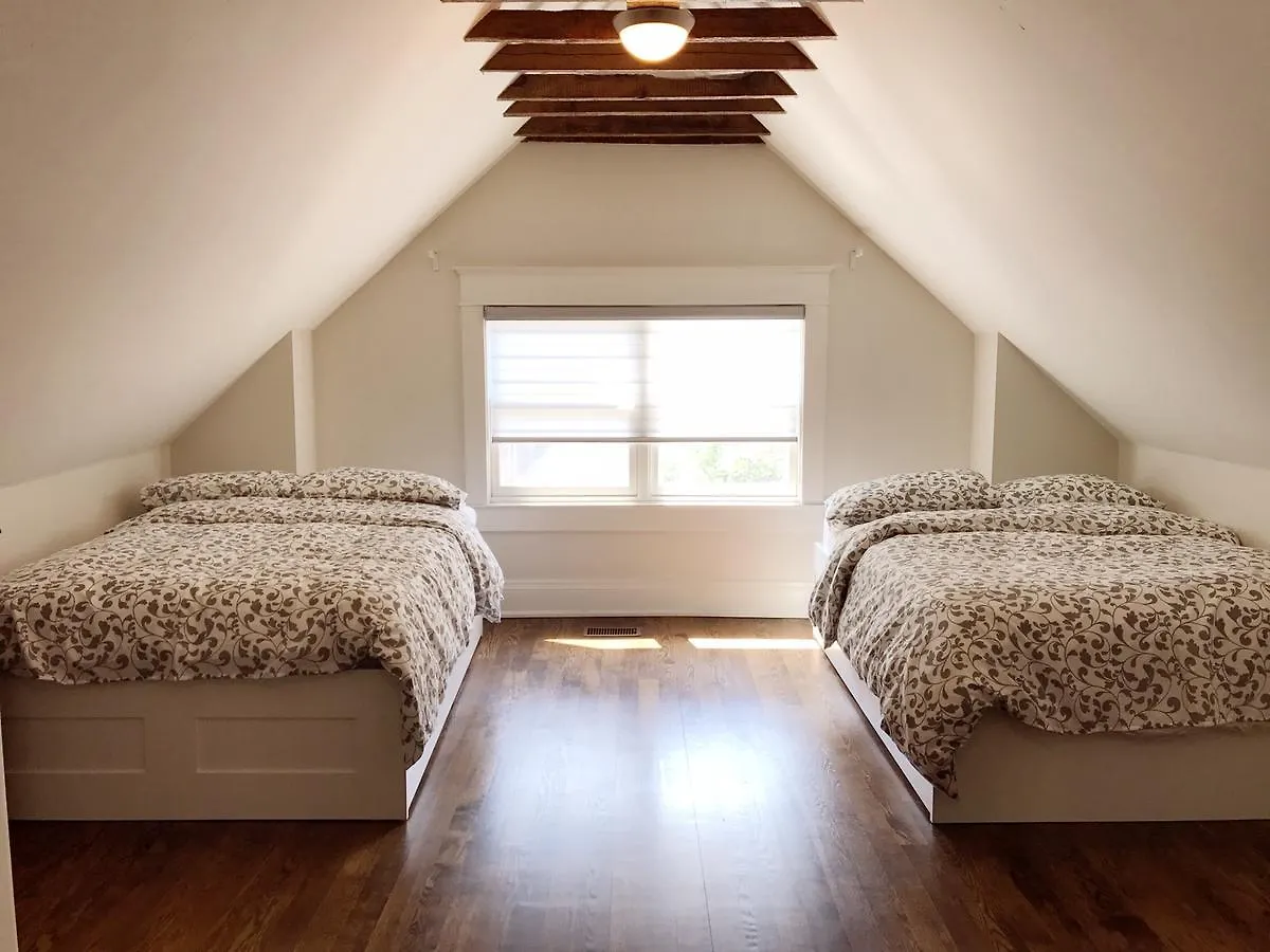 Holiday home Dunn House Bed And Breakfast Toronto